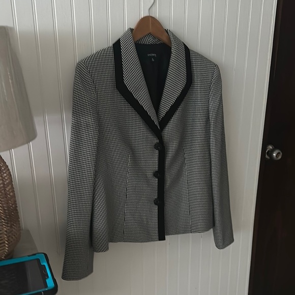 Like new! Jones Wear Black and White Blazer with Notched Lapel sz 18 - Picture 6 of 13